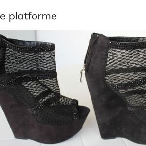 Elegant Black Wedge Platform Shoes